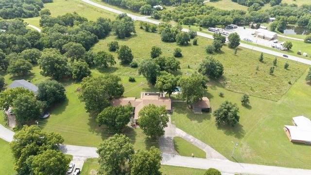 1561 E Country Club Drive, Vinita, OK 74301