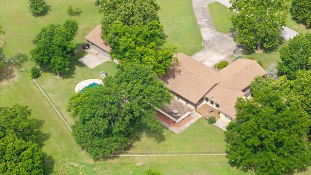 1561 E Country Club Drive, Vinita, OK 74301