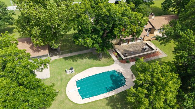 1561 E Country Club Drive, Vinita, OK 74301