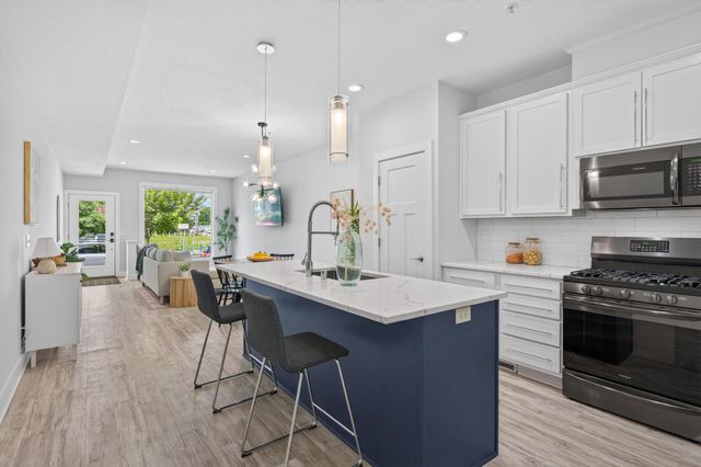 2421 2nd Street NE, Minneapolis, MN 55418