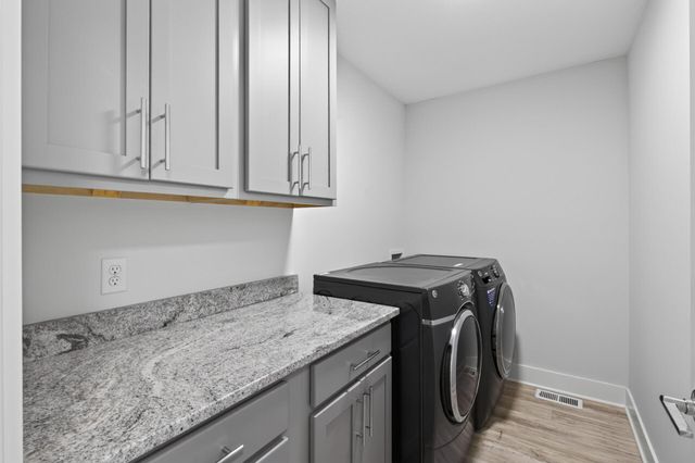 2421 2nd Street NE, Minneapolis, MN 55418