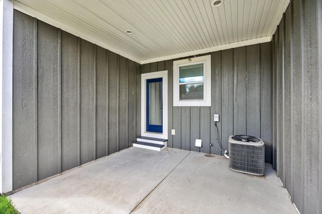 2421 2nd Street NE, Minneapolis, MN 55418