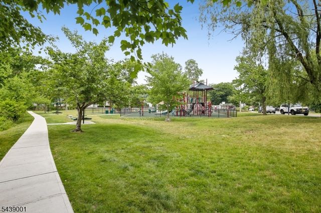 127 Glenwild Ave, Bloomingdale Boro, NJ 07403