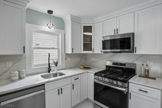 127 Glenwild Ave, Bloomingdale Boro, NJ 07403