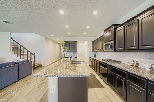 5961 Halls Lake Loop, Fort Worth, TX 76179