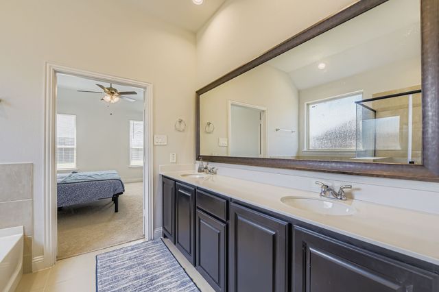 5961 Halls Lake Loop, Fort Worth, TX 76179