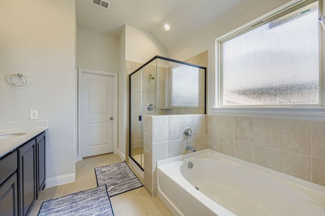 5961 Halls Lake Loop, Fort Worth, TX 76179