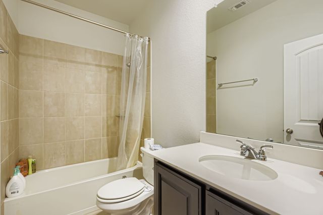 5961 Halls Lake Loop, Fort Worth, TX 76179