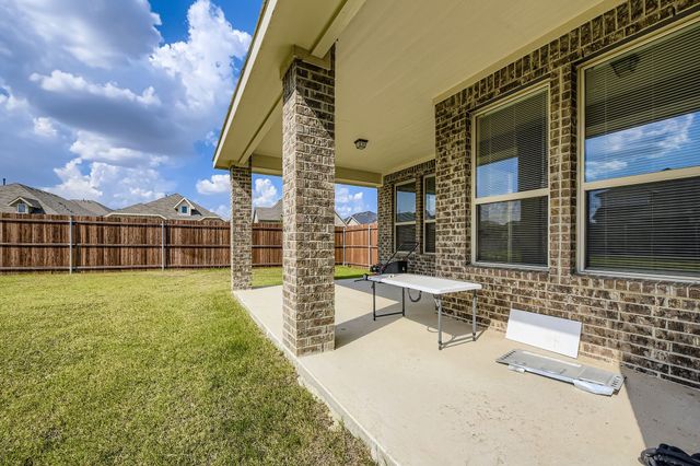 5961 Halls Lake Loop, Fort Worth, TX 76179