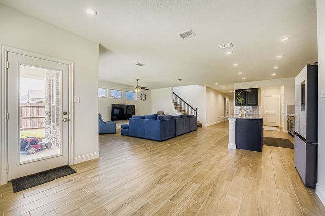 5961 Halls Lake Loop, Fort Worth, TX 76179