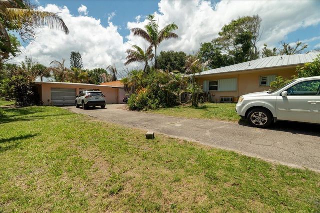105 Sheridan Lane, Jensen Beach, FL 34957
