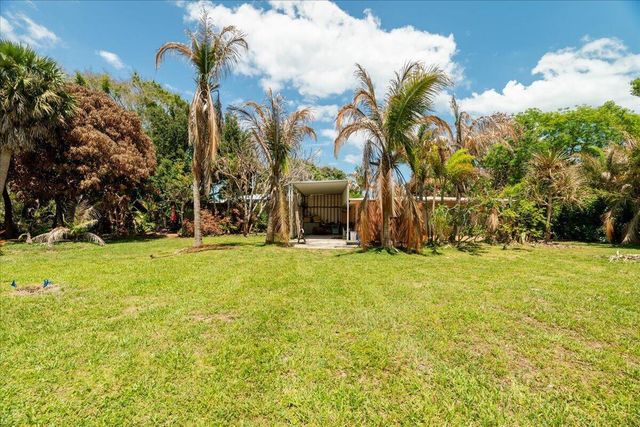 105 Sheridan Lane, Jensen Beach, FL 34957