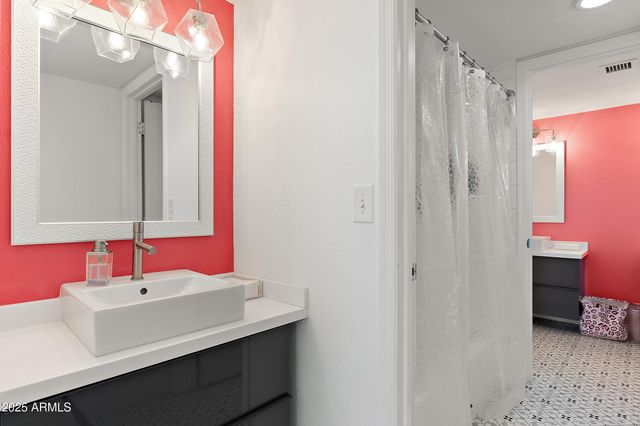 122 S HARDY Drive 8, Tempe, AZ 85281