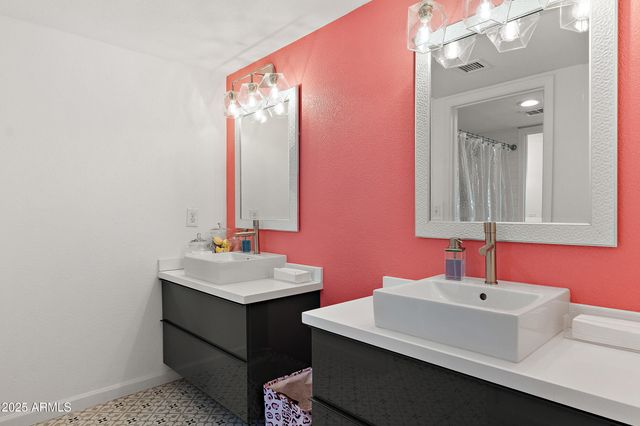 122 S HARDY Drive 8, Tempe, AZ 85281