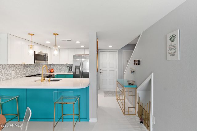 122 S HARDY Drive 8, Tempe, AZ 85281