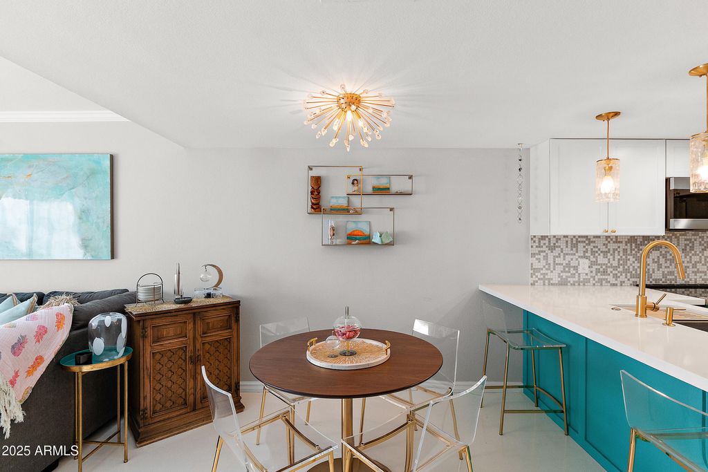 Image 10 of property listing at 122 S HARDY Drive 8, Tempe, AZ 85281