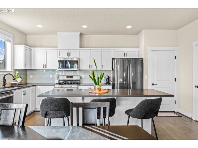 16804 Sw LEMONGRASS Ln, Beaverton, OR 97007