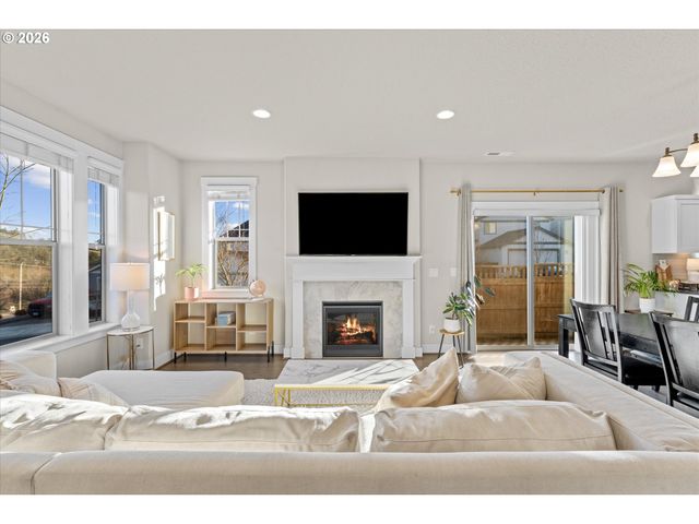 16804 Sw LEMONGRASS Ln, Beaverton, OR 97007