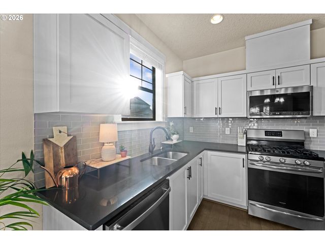 16804 Sw LEMONGRASS Ln, Beaverton, OR 97007