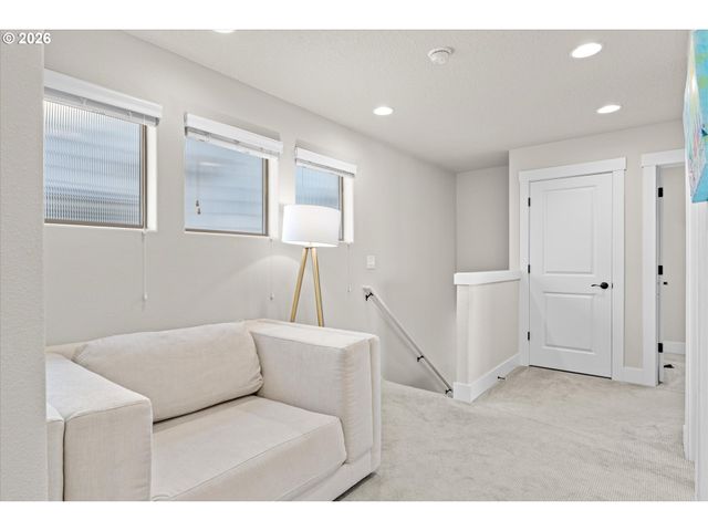 16804 Sw LEMONGRASS Ln, Beaverton, OR 97007