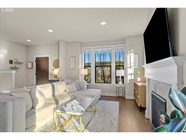 16804 Sw LEMONGRASS Ln, Beaverton, OR 97007