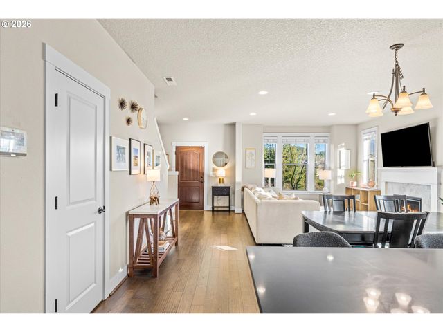 16804 Sw LEMONGRASS Ln, Beaverton, OR 97007