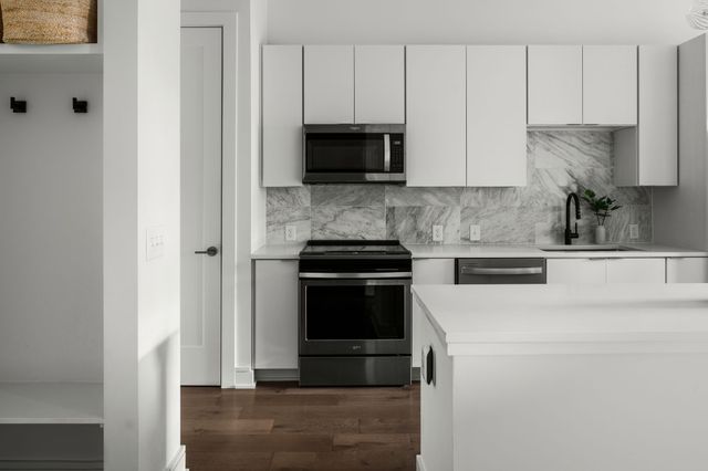 1125 10th Ave N Apt 211, Nashville, TN 37208