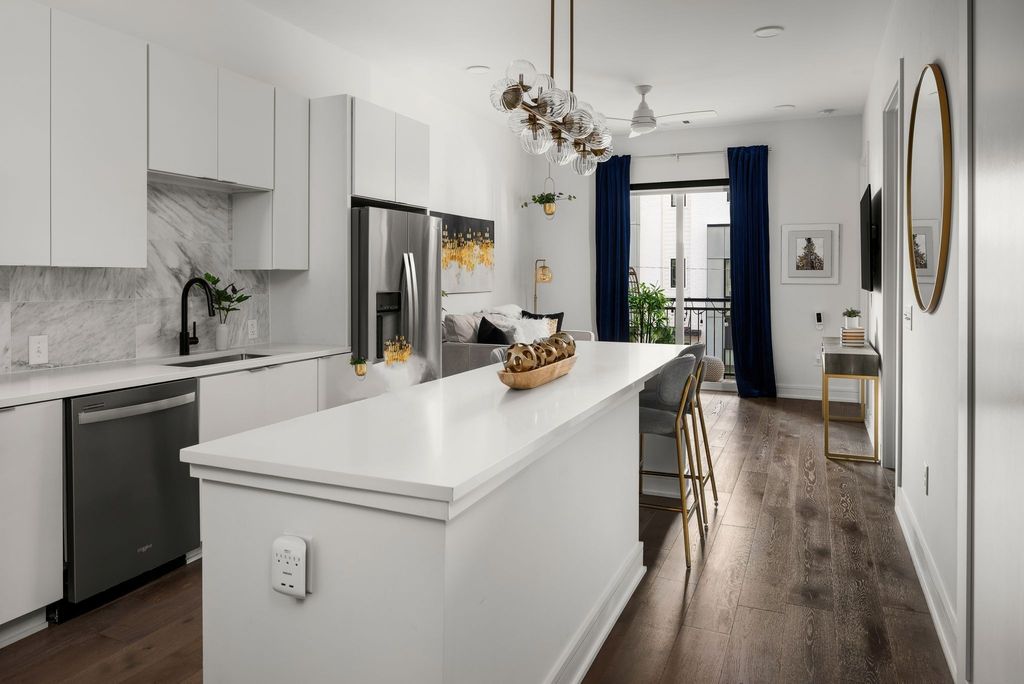 1125 10th Ave N Apt 211, Nashville, TN 37208