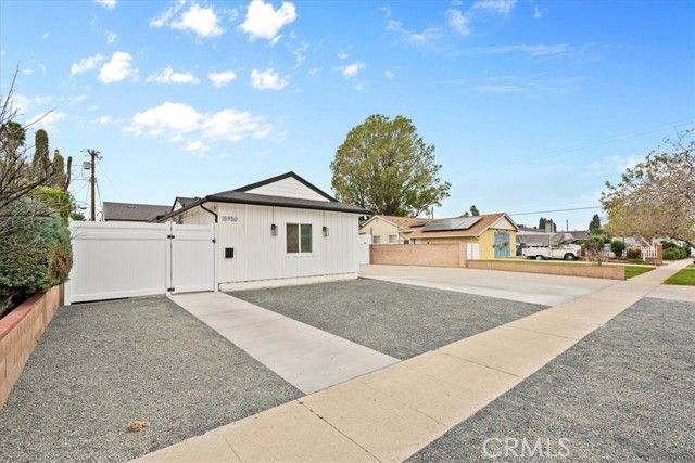 15952 Simonds, Granada Hills (los Angeles), CA 91344