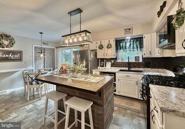 99 ASBURY RD, Egg Harbor Township, NJ 08234