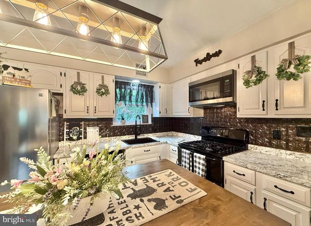 99 ASBURY RD, Egg Harbor Township, NJ 08234