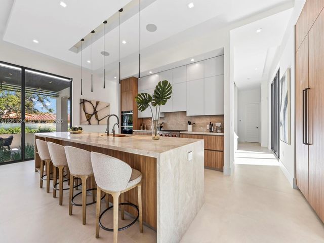 13901 Old Cutler Rd, Palmetto Bay, FL 33158