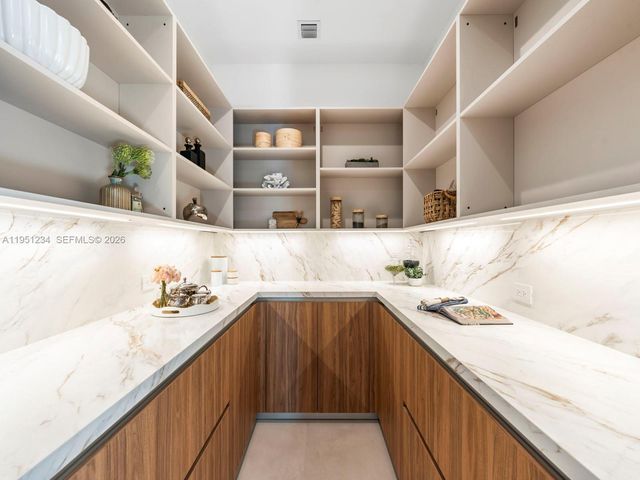 13901 Old Cutler Rd, Palmetto Bay, FL 33158