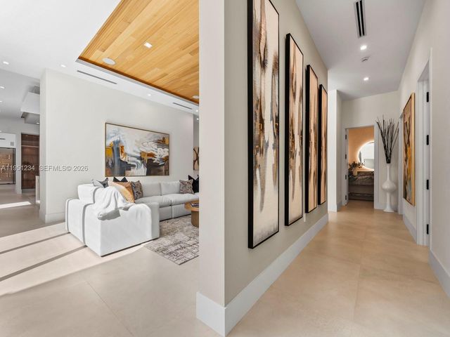 13901 Old Cutler Rd, Palmetto Bay, FL 33158