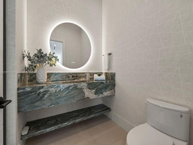 13901 Old Cutler Rd, Palmetto Bay, FL 33158