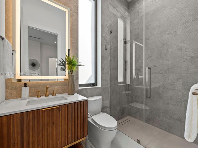 13901 Old Cutler Rd, Palmetto Bay, FL 33158