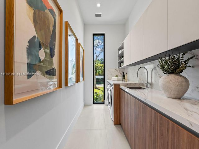 13901 Old Cutler Rd, Palmetto Bay, FL 33158