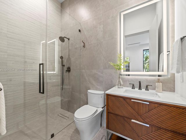 13901 Old Cutler Rd, Palmetto Bay, FL 33158