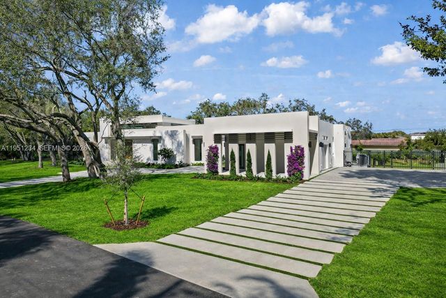 13901 Old Cutler Rd, Palmetto Bay, FL 33158