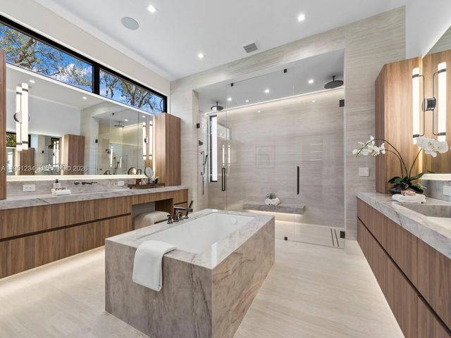 13901 Old Cutler Rd, Palmetto Bay, FL 33158