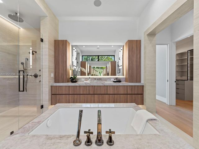 13901 Old Cutler Rd, Palmetto Bay, FL 33158