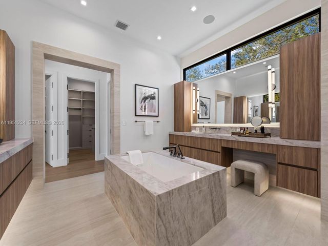 13901 Old Cutler Rd, Palmetto Bay, FL 33158