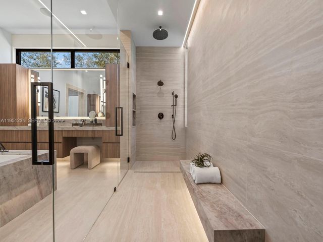 13901 Old Cutler Rd, Palmetto Bay, FL 33158