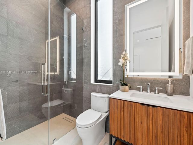 13901 Old Cutler Rd, Palmetto Bay, FL 33158