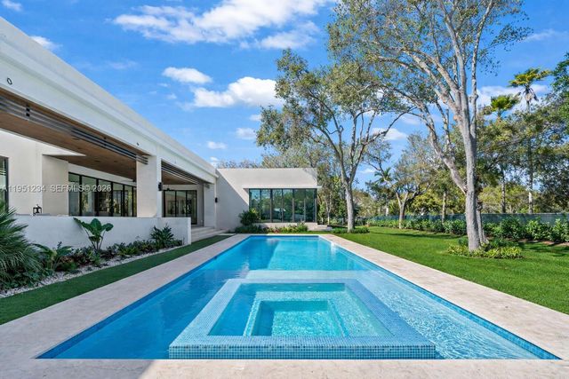 13901 Old Cutler Rd, Palmetto Bay, FL 33158