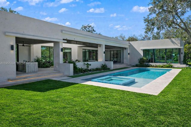 13901 Old Cutler Rd, Palmetto Bay, FL 33158