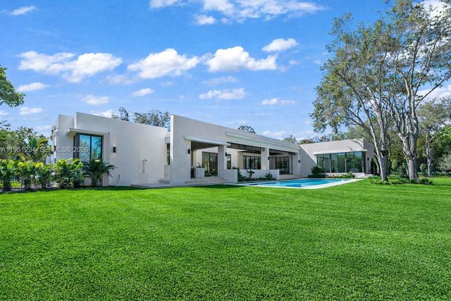 13901 Old Cutler Rd, Palmetto Bay, FL 33158