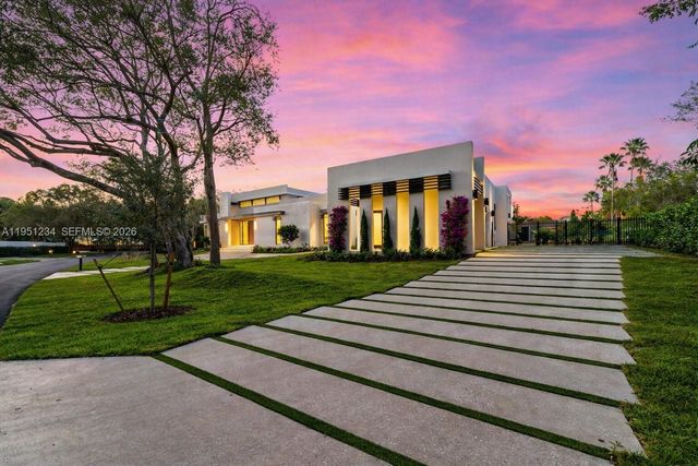 13901 Old Cutler Rd, Palmetto Bay, FL 33158