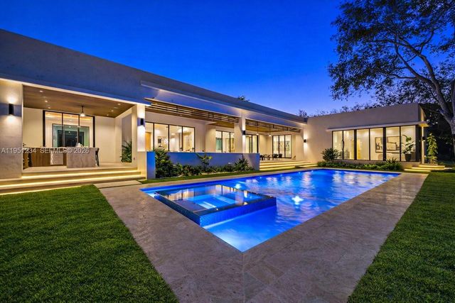 13901 Old Cutler Rd, Palmetto Bay, FL 33158