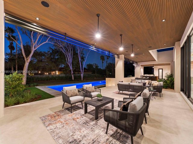 13901 Old Cutler Rd, Palmetto Bay, FL 33158